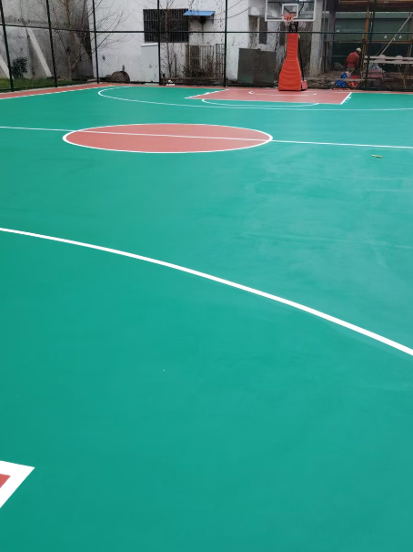 汨罗 球场长期使用易出现地面开裂
